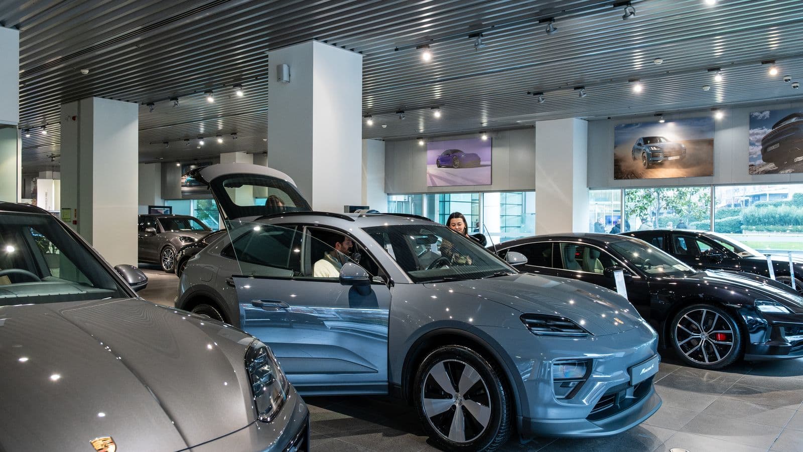 Porsche 15 Şub Showroom Fotoğraf Çekimi