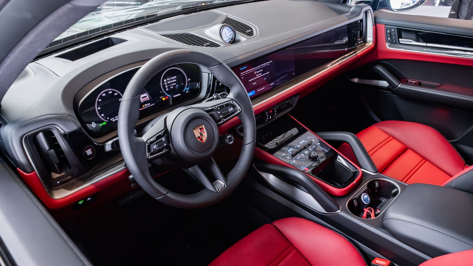 Porsche Cayanne Manipülasyon Reklam Fotoğrafçılığı