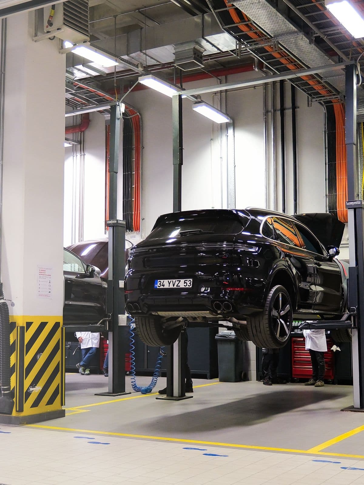 Porsche Porsche Service Exp