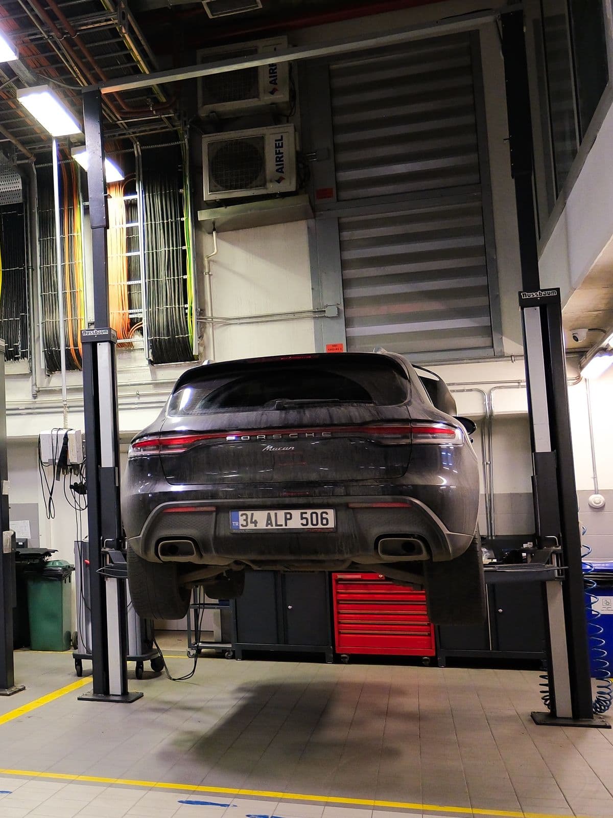 Porsche Porsche Service Exp