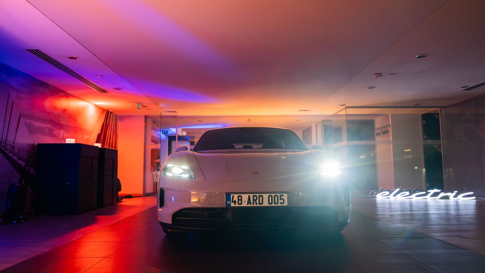 Porsche Porsche Teslimat Araba Fotoğraf Çekimi