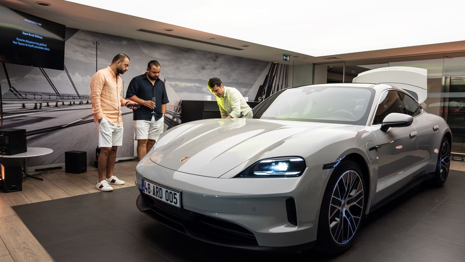 Porsche Porsche Teslimat Otomobil Çekimi
