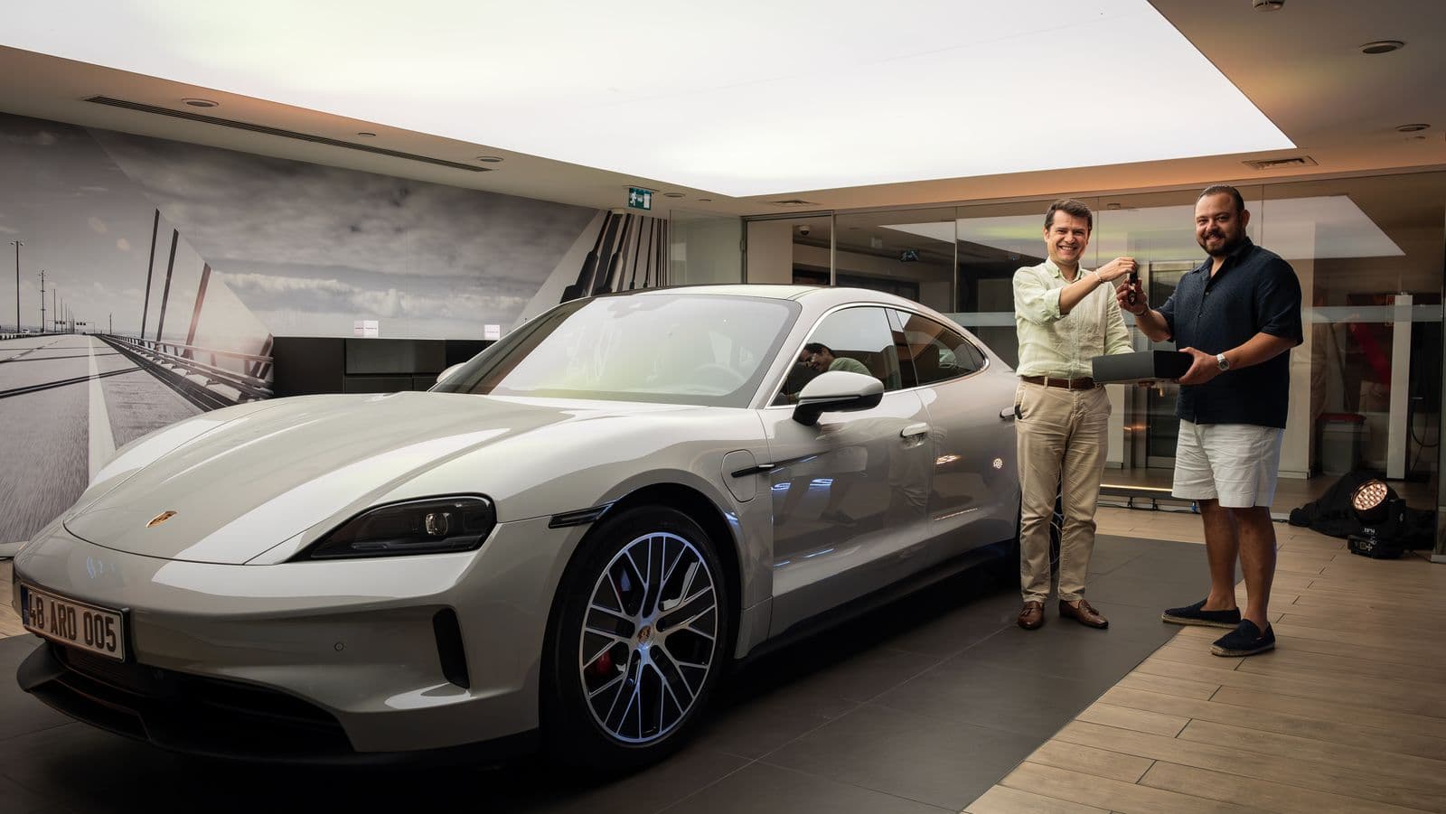 Porsche Porsche Teslimat Showroom Fotoğraf Çekimi