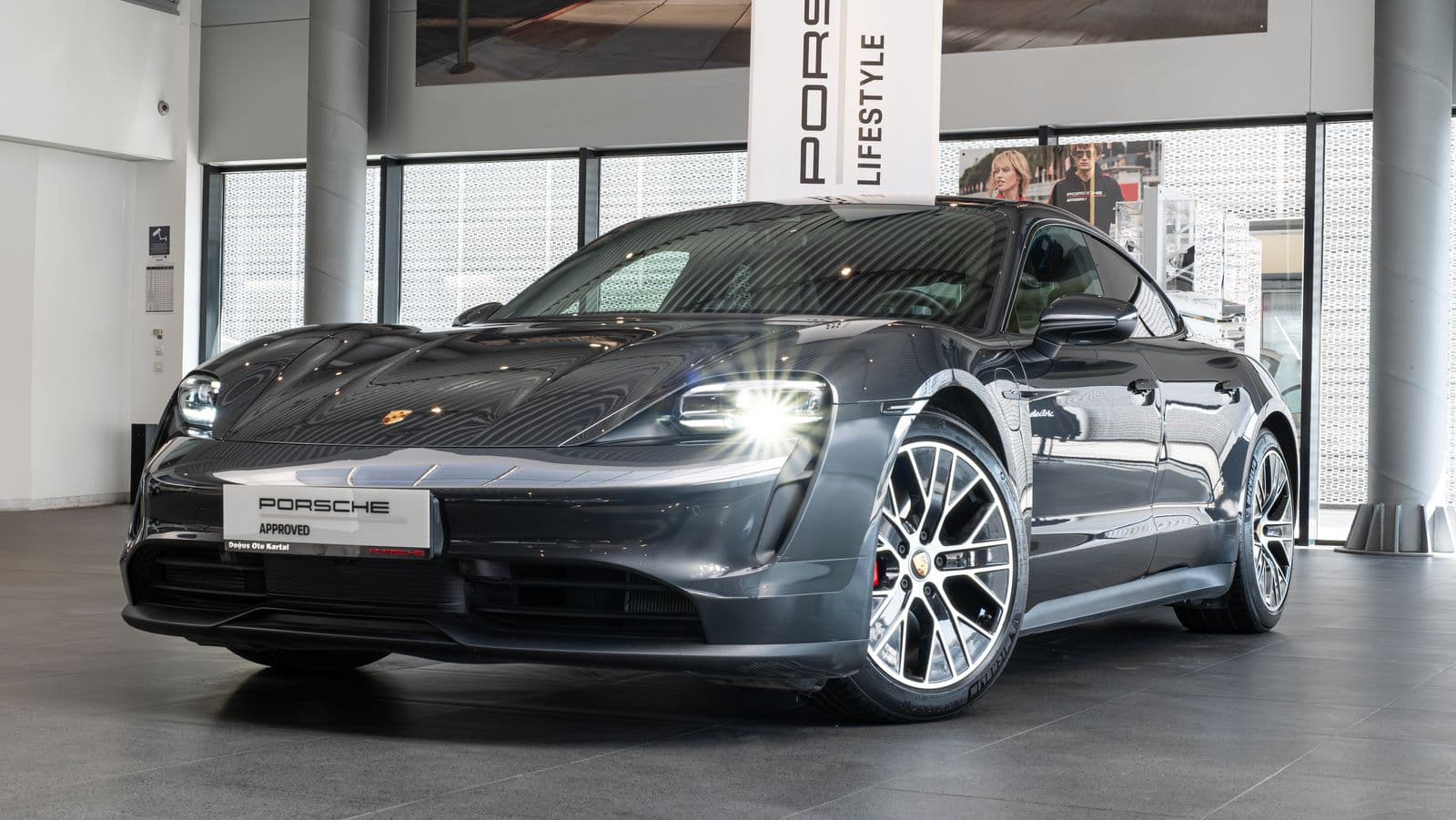 Porsche Taycan 4S Araba Fotoğraf Çekimi
