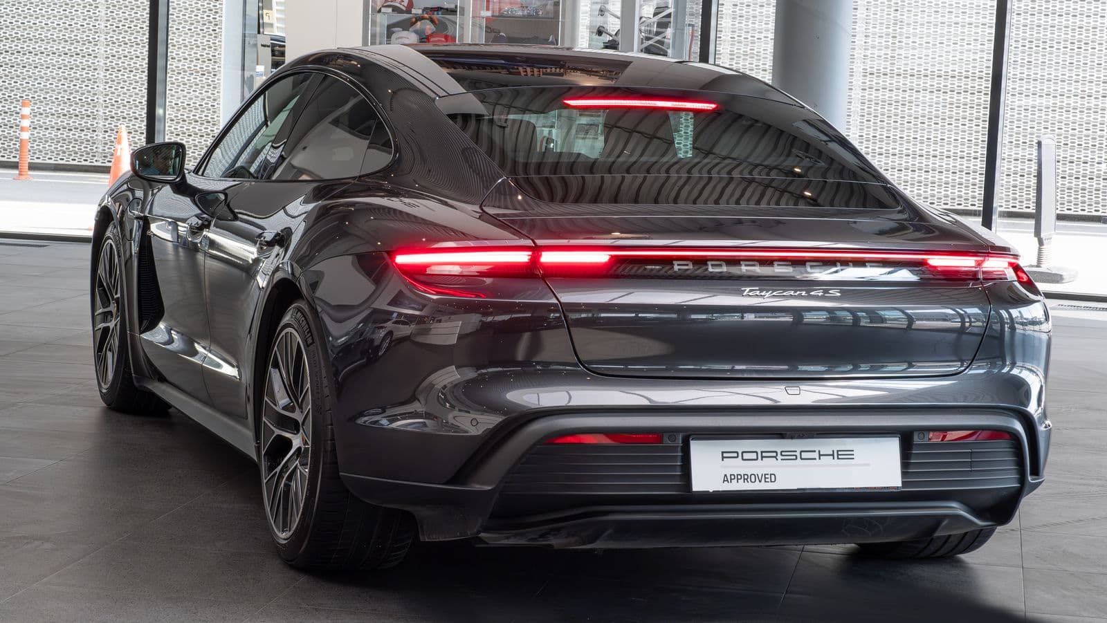 Porsche Taycan 4S Reklam Fotoğrafçılığı