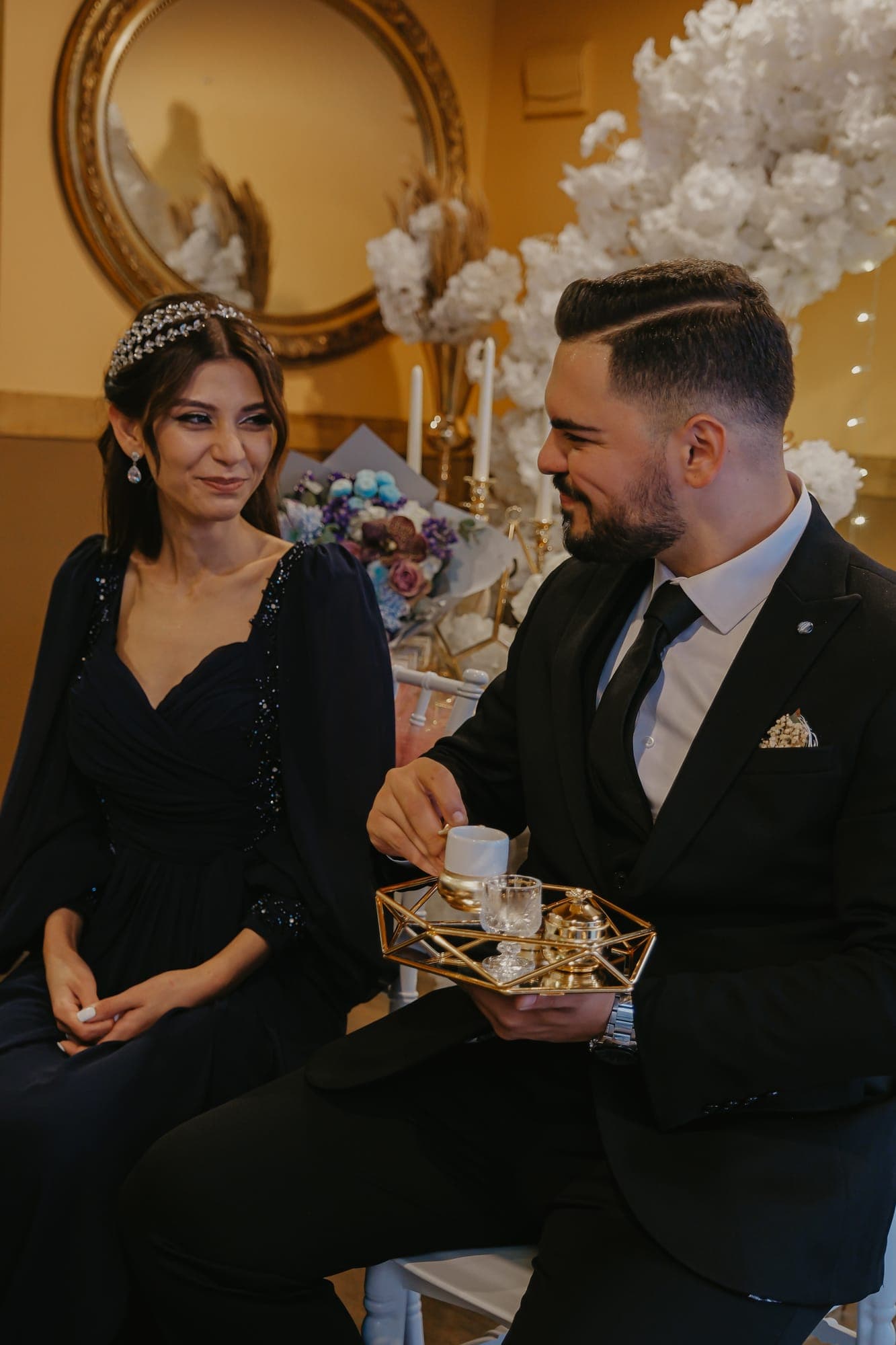 Berkay çiftinin söz & nişan çekimi — ilk dans · Ador Ajans düğün fotoğrafçısı, İstanbul