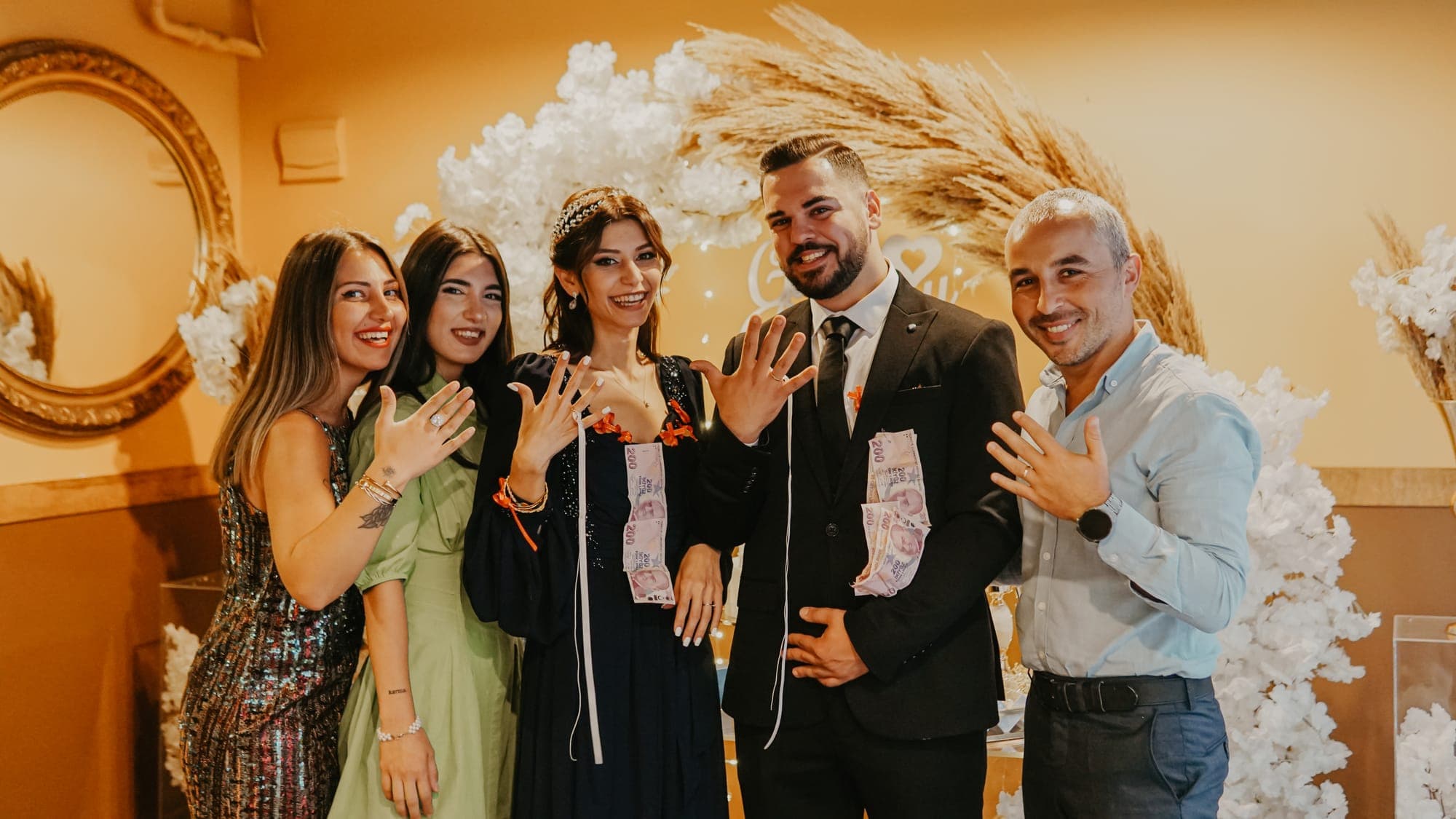 Berkay çiftinin söz & nişan çekimi — gün batımı pozu · Ador Ajans düğün fotoğrafçısı, İstanbul